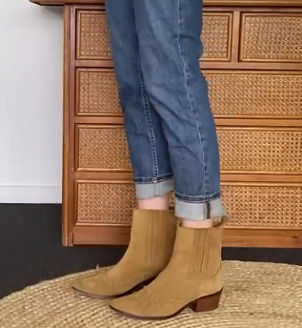 how to wear boots with jeans 4