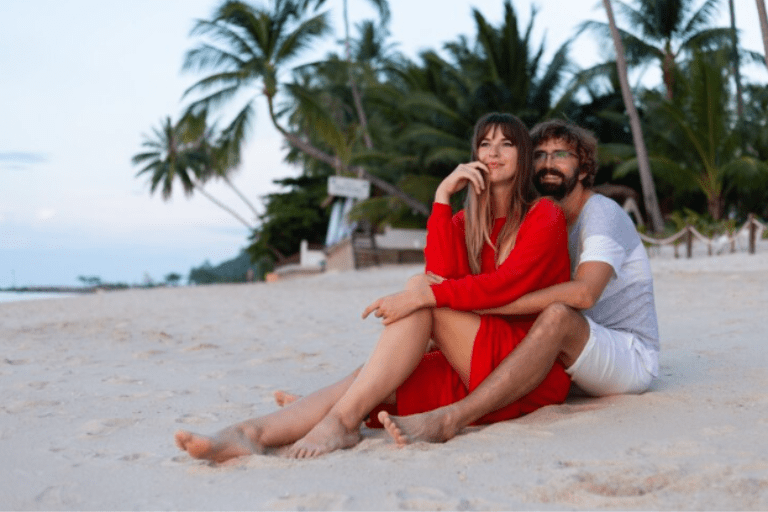 Beach Couple Poses2