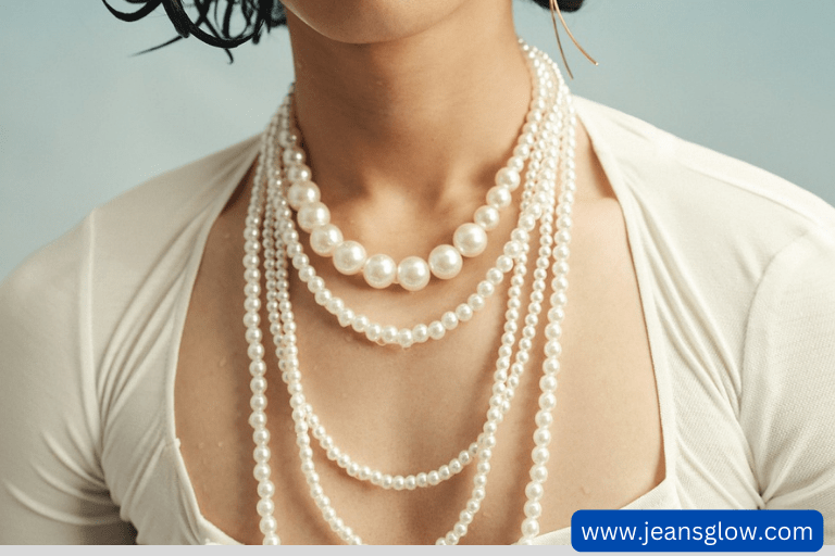 How to Wear a Pearl Necklace with Jeans